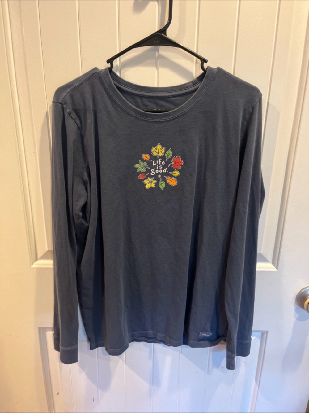 Life is Good Navy Long Sleeve Crusher Tee with Leaves Logo Size L Cotton EUC